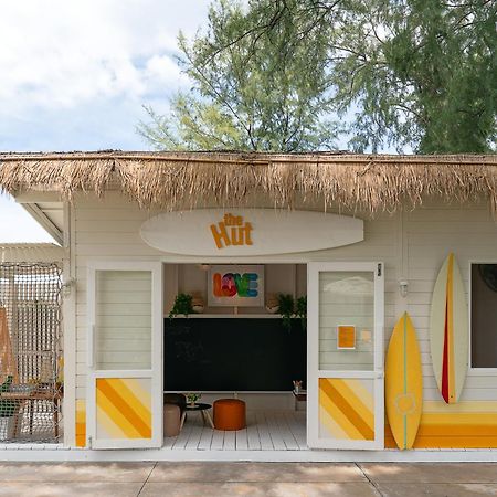 The Standard, Hua Hin Hotel Ngoại thất bức ảnh The Surf Shack